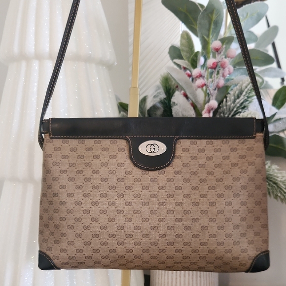 Gucci Handbags - Gucci Crossbody In Elegant Brown And Tan GG Pattern..Gorgeous Classic Gucci!